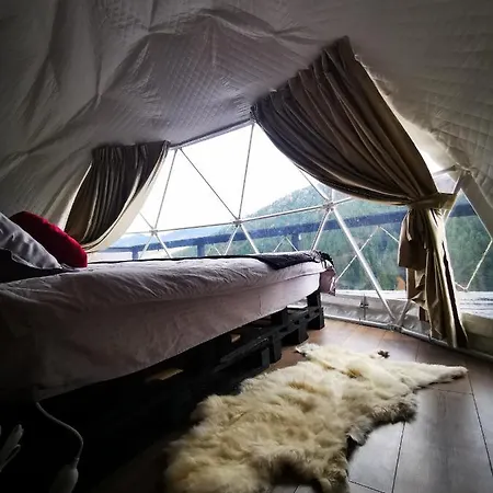 Luksustelt Apuseni Glamping Retreat